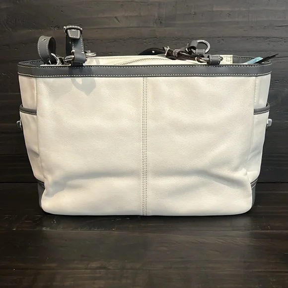 Coach East West Pleated Leather Gallery Satchel - F13759 - Picture 3 of 10